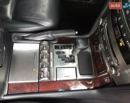 Черный Лексус ЛХ, объемом двигателя 5.7 л и пробегом 197 тыс. км за 39000 $, фото 19 на Automoto.ua