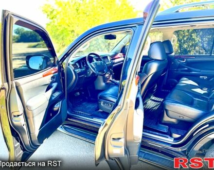 Лексус ЛХ 2011 в Харькове на Automoto.ua Черный Лексус ЛХ, объемом двигателя 5.7 л и пробегом 263 тыс. км за 24999 $, фото 3 на Automoto.ua