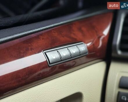 Черный Лексус ЛХ, объемом двигателя 5.66 л и пробегом 238 тыс. км за 25700 $, фото 30 на Automoto.ua