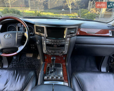 Черный Лексус ЛХ, объемом двигателя 5.66 л и пробегом 288 тыс. км за 29300 $, фото 20 на Automoto.ua