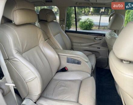 Черный Лексус ЛХ, объемом двигателя 5.7 л и пробегом 315 тыс. км за 26600 $, фото 56 на Automoto.ua