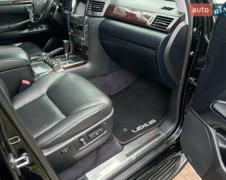 Чорний Лексус ЛХ, об'ємом двигуна 5.7 л та пробігом 244 тис. км за 24950 $, фото 81 на Automoto.ua