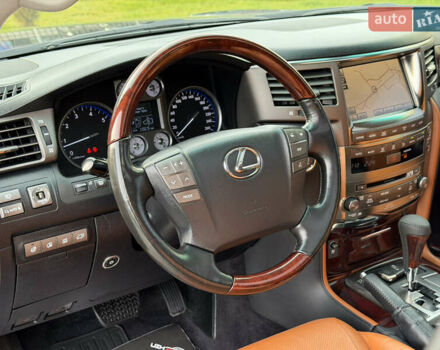 Черный Лексус ЛХ, объемом двигателя 5.7 л и пробегом 443 тыс. км за 26800 $, фото 31 на Automoto.ua