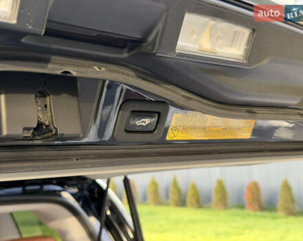 Черный Лексус ЛХ, объемом двигателя 5.7 л и пробегом 443 тыс. км за 26800 $, фото 73 на Automoto.ua