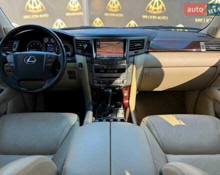 Чорний Лексус ЛХ, об'ємом двигуна 5.66 л та пробігом 106 тис. км за 37999 $, фото 23 на Automoto.ua