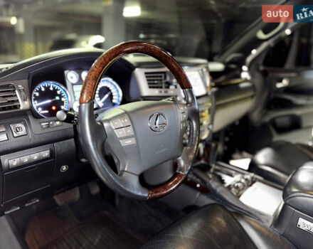 Чорний Лексус ЛХ, об'ємом двигуна 5.66 л та пробігом 115 тис. км за 35500 $, фото 17 на Automoto.ua