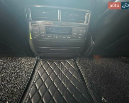 Черный Лексус ЛХ, объемом двигателя 5.66 л и пробегом 220 тыс. км за 29500 $, фото 16 на Automoto.ua