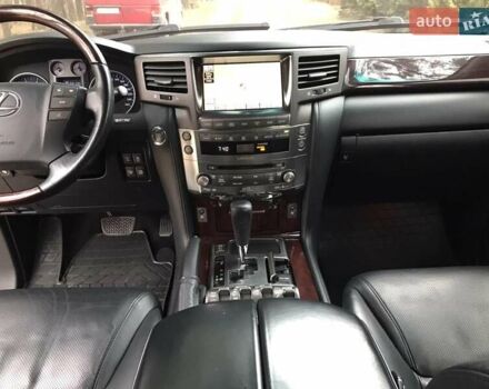 Черный Лексус ЛХ, объемом двигателя 5.7 л и пробегом 197 тыс. км за 39000 $, фото 18 на Automoto.ua