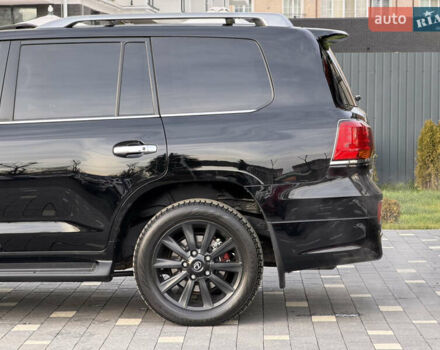 Черный Лексус ЛХ, объемом двигателя 5.7 л и пробегом 443 тыс. км за 26800 $, фото 6 на Automoto.ua