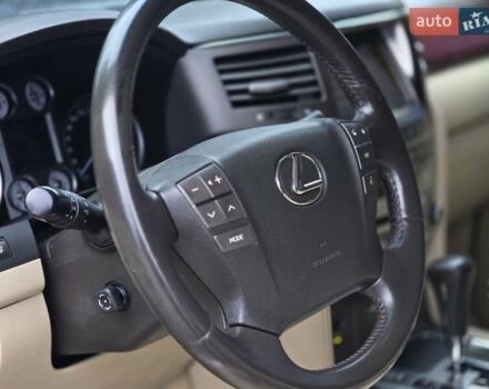 Черный Лексус ЛХ, объемом двигателя 5.66 л и пробегом 238 тыс. км за 25700 $, фото 12 на Automoto.ua