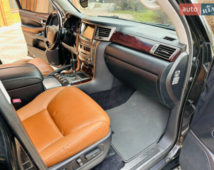 Чорний Лексус ЛХ, об'ємом двигуна 5.66 л та пробігом 243 тис. км за 25500 $, фото 25 на Automoto.ua