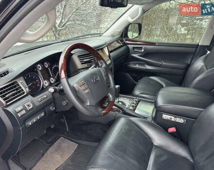 Черный Лексус ЛХ, объемом двигателя 5.7 л и пробегом 180 тыс. км за 30500 $, фото 29 на Automoto.ua