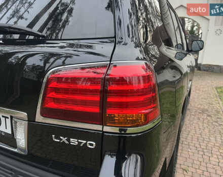 Чорний Лексус ЛХ, об'ємом двигуна 5.7 л та пробігом 244 тис. км за 24950 $, фото 30 на Automoto.ua