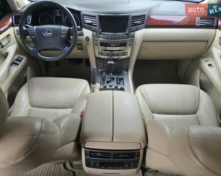 Черный Лексус ЛХ, объемом двигателя 5.66 л и пробегом 238 тыс. км за 25700 $, фото 42 на Automoto.ua
