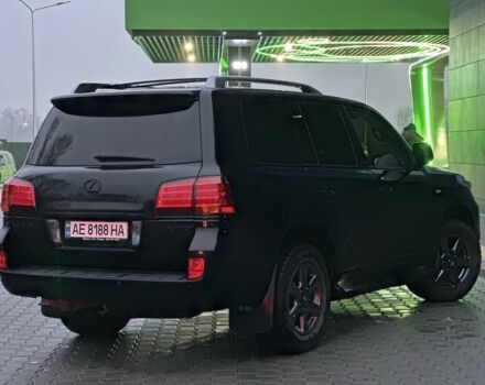Черный Лексус ЛХ, объемом двигателя 5.7 л и пробегом 187 тыс. км за 29900 $, фото 1 на Automoto.ua