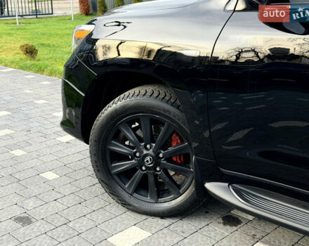 Черный Лексус ЛХ, объемом двигателя 5.7 л и пробегом 443 тыс. км за 26800 $, фото 7 на Automoto.ua