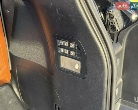 Черный Лексус ЛХ, объемом двигателя 5.7 л и пробегом 443 тыс. км за 26800 $, фото 76 на Automoto.ua