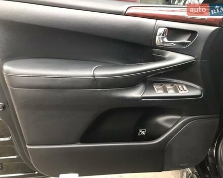 Черный Лексус ЛХ, объемом двигателя 5.7 л и пробегом 197 тыс. км за 39000 $, фото 9 на Automoto.ua