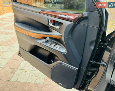 Чорний Лексус ЛХ, об'ємом двигуна 5.66 л та пробігом 243 тис. км за 25500 $, фото 30 на Automoto.ua