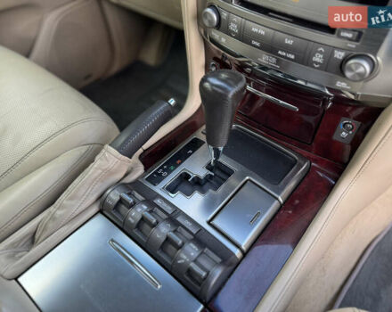 Черный Лексус ЛХ, объемом двигателя 5.7 л и пробегом 315 тыс. км за 26600 $, фото 64 на Automoto.ua