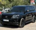 Черный Лексус ЛХ, объемом двигателя 5.7 л и пробегом 225 тыс. км за 39000 $, фото 1 на Automoto.ua