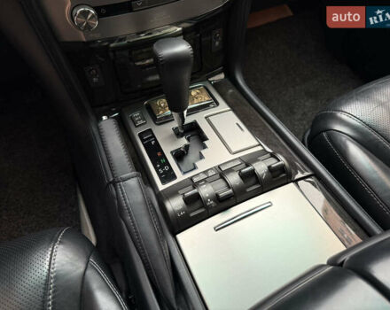 Черный Лексус ЛХ, объемом двигателя 5.7 л и пробегом 88 тыс. км за 47000 $, фото 36 на Automoto.ua