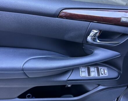 Черный Лексус ЛХ, объемом двигателя 5.7 л и пробегом 231 тыс. км за 31000 $, фото 20 на Automoto.ua