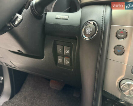 Черный Лексус ЛХ, объемом двигателя 5.7 л и пробегом 88 тыс. км за 50000 $, фото 23 на Automoto.ua