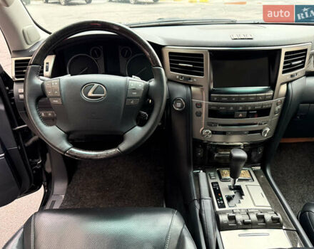 Черный Лексус ЛХ, объемом двигателя 5.7 л и пробегом 88 тыс. км за 47000 $, фото 31 на Automoto.ua