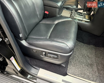 Черный Лексус ЛХ, объемом двигателя 5.7 л и пробегом 88 тыс. км за 50000 $, фото 26 на Automoto.ua