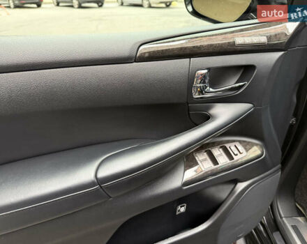 Черный Лексус ЛХ, объемом двигателя 5.7 л и пробегом 88 тыс. км за 47000 $, фото 39 на Automoto.ua