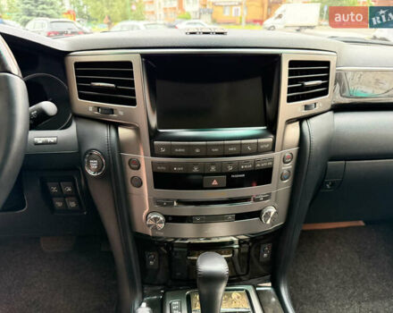 Черный Лексус ЛХ, объемом двигателя 5.7 л и пробегом 88 тыс. км за 50000 $, фото 30 на Automoto.ua