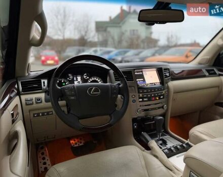 Черный Лексус ЛХ, объемом двигателя 5.66 л и пробегом 225 тыс. км за 39000 $, фото 28 на Automoto.ua