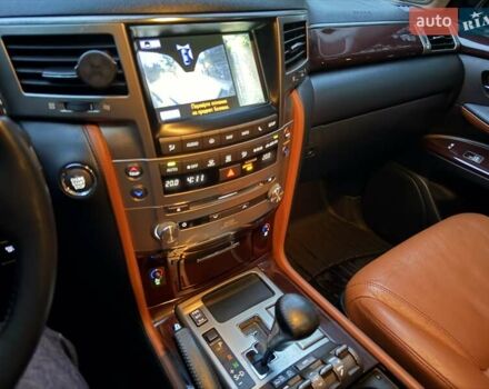 Черный Лексус ЛХ, объемом двигателя 5.66 л и пробегом 238 тыс. км за 34900 $, фото 32 на Automoto.ua