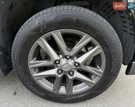 Чорний Лексус ЛХ, об'ємом двигуна 5.66 л та пробігом 184 тис. км за 42000 $, фото 5 на Automoto.ua