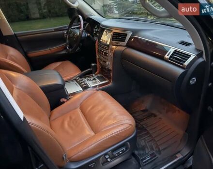 Черный Лексус ЛХ, объемом двигателя 5.66 л и пробегом 238 тыс. км за 34900 $, фото 25 на Automoto.ua