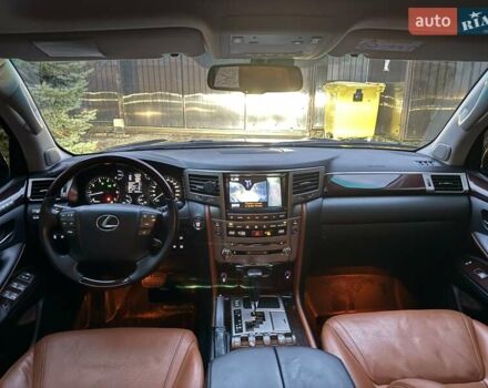 Черный Лексус ЛХ, объемом двигателя 5.66 л и пробегом 238 тыс. км за 34900 $, фото 14 на Automoto.ua