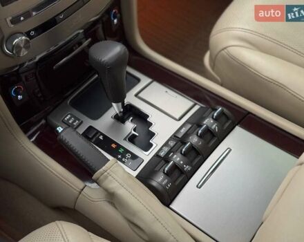 Черный Лексус ЛХ, объемом двигателя 5.66 л и пробегом 225 тыс. км за 39000 $, фото 38 на Automoto.ua