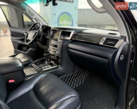 Чорний Лексус ЛХ, об'ємом двигуна 5.66 л та пробігом 184 тис. км за 42000 $, фото 30 на Automoto.ua