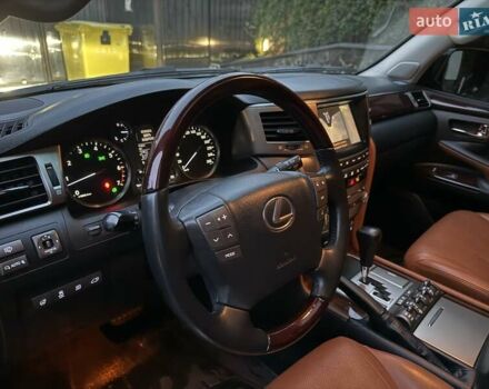 Черный Лексус ЛХ, объемом двигателя 5.66 л и пробегом 238 тыс. км за 34900 $, фото 24 на Automoto.ua