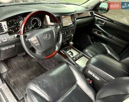 Черный Лексус ЛХ, объемом двигателя 5.66 л и пробегом 79 тыс. км за 42500 $, фото 17 на Automoto.ua
