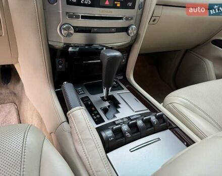 Черный Лексус ЛХ, объемом двигателя 5.66 л и пробегом 176 тыс. км за 35500 $, фото 11 на Automoto.ua