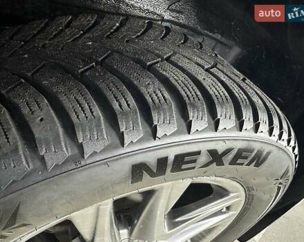 Черный Лексус ЛХ, объемом двигателя 5.66 л и пробегом 222 тыс. км за 49900 $, фото 3 на Automoto.ua