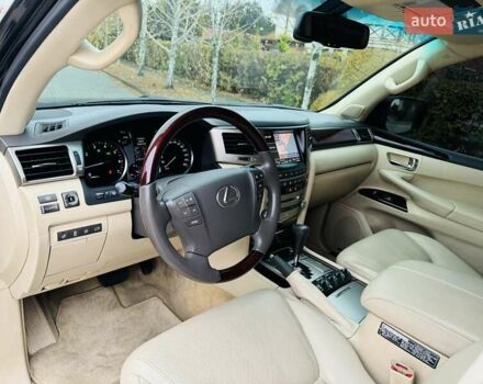 Черный Лексус ЛХ, объемом двигателя 5.66 л и пробегом 176 тыс. км за 35500 $, фото 9 на Automoto.ua