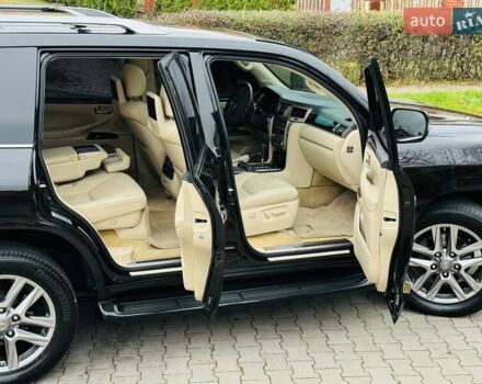 Черный Лексус ЛХ, объемом двигателя 5.66 л и пробегом 176 тыс. км за 35500 $, фото 21 на Automoto.ua