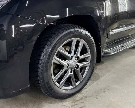 Черный Лексус ЛХ, объемом двигателя 5.66 л и пробегом 222 тыс. км за 49900 $, фото 2 на Automoto.ua