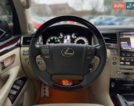 Черный Лексус ЛХ, объемом двигателя 5.66 л и пробегом 225 тыс. км за 39000 $, фото 31 на Automoto.ua