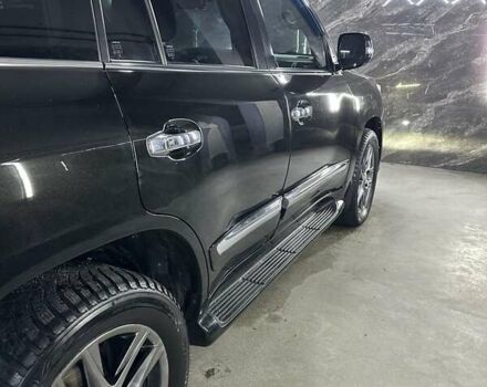 Черный Лексус ЛХ, объемом двигателя 5.66 л и пробегом 222 тыс. км за 49900 $, фото 5 на Automoto.ua