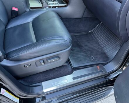 Чорний Лексус ЛХ, об'ємом двигуна 5.7 л та пробігом 185 тис. км за 36500 $, фото 12 на Automoto.ua