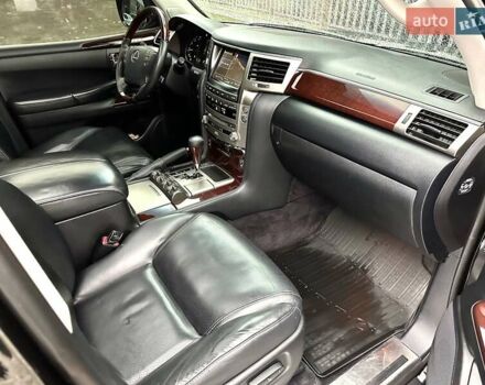 Черный Лексус ЛХ, объемом двигателя 5.66 л и пробегом 79 тыс. км за 42500 $, фото 26 на Automoto.ua